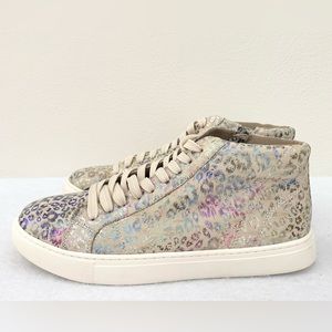 Corkys Imagine Sneakers in Beige | High Top Sneakers SIZE 10 EXCELLENT CONDITION